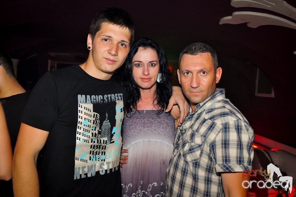 Happy Minute Party în Club Atti's,