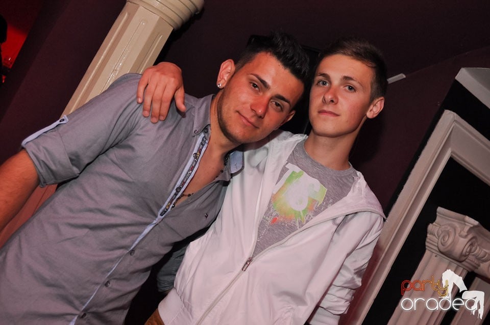 Happy Minute Party în Club Atti's,