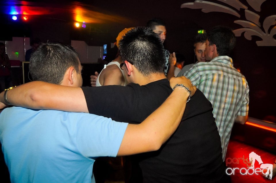 Happy Minute Party în Club Atti's,