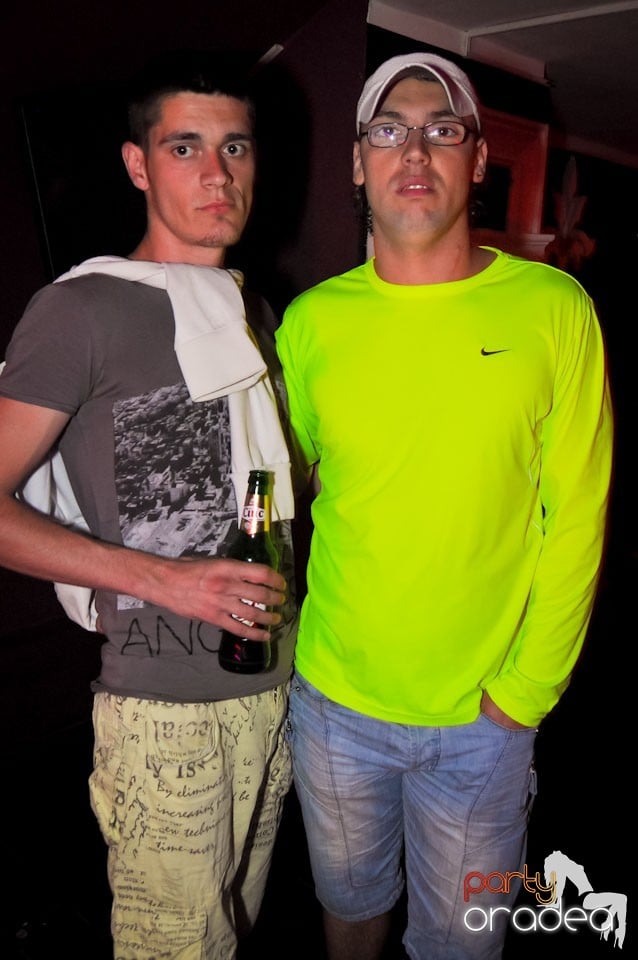 Happy Minute Party în Club Atti's,