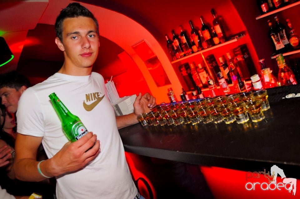 Happy Minute Party în Club Atti's,