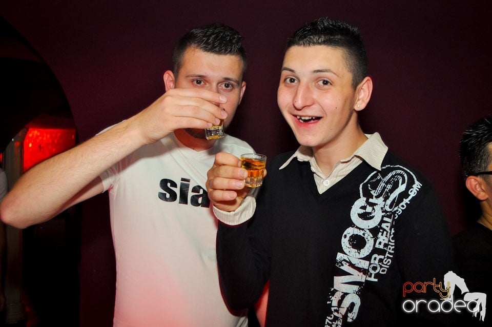 Happy Minute Party în Club Atti's,