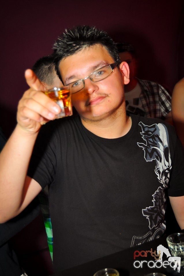 Happy Minute Party în Club Atti's,