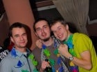Hawaii Party continuă