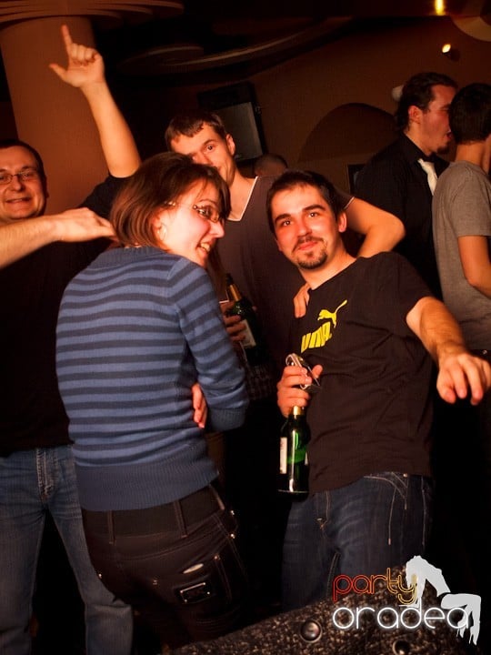 Hiturile anilor 2000 în Chanson Cafe,