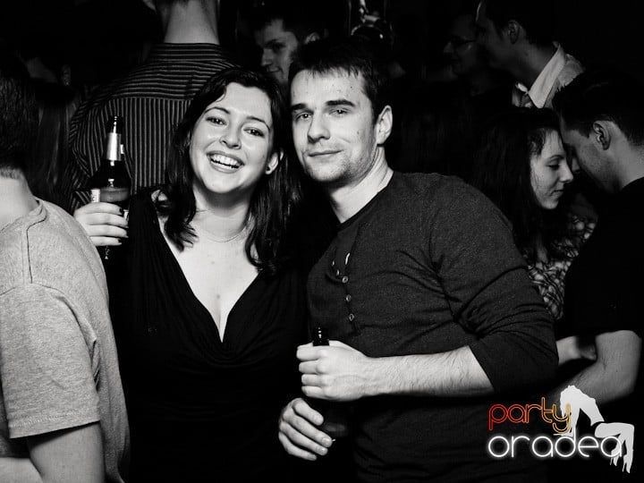 Hiturile anilor 2000 în Chanson Cafe,