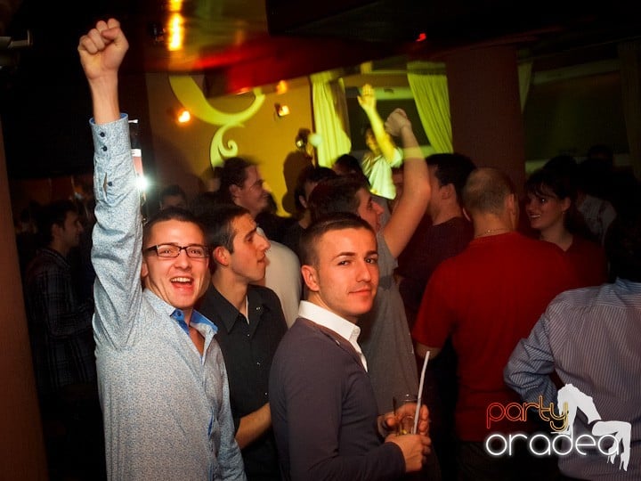 Hiturile anilor 2000 în Chanson Cafe,