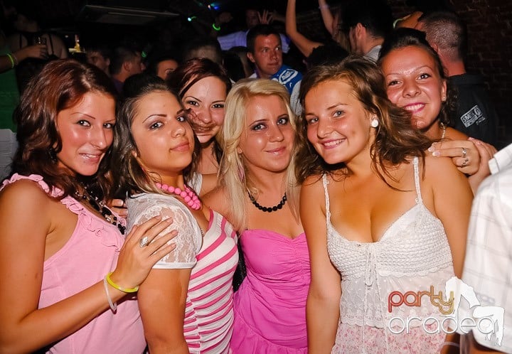 House Party în Club Escape, 