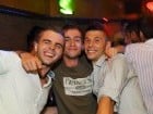 Începe distracţia în Club Downtown