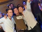 Începe distracţia în Club Downtown