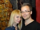Începe distracţia în Club Downtown