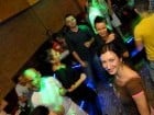 Începe distracţia în Club Downtown