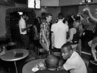 Începe distracţia în Club Downtown