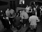 Începe distracţia în Club Downtown