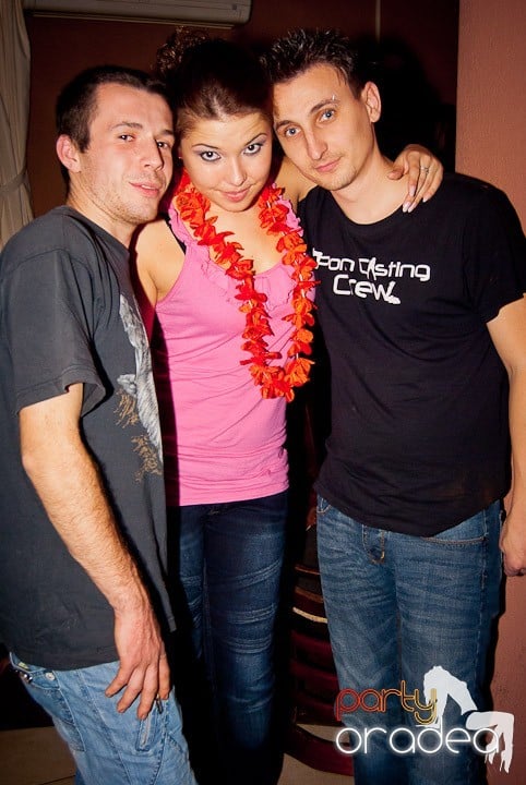 Jägermeister Party continuă,