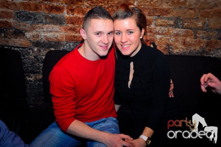 Joi seara e distracţie în Escape,
