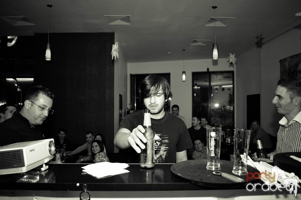 Karaoke Party @ Blondy's Art Café,