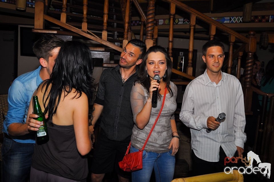 Karaoke Party în Zulu, Zulu Caffe