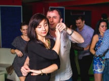 Seară de Dans în Club Life