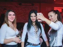 Petrecere în Club life