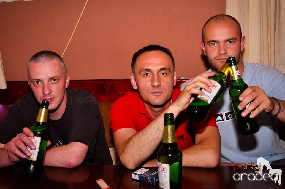 Lollipop Party în Chanson Café, 