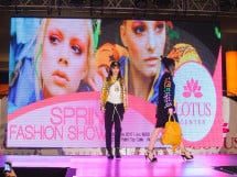 Spring Fashion Show la Lotus Center