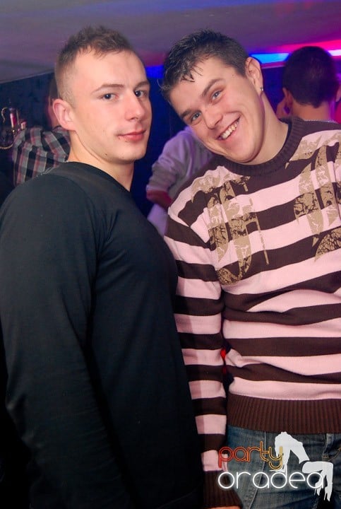 Massive House Attack în Club Atti's,