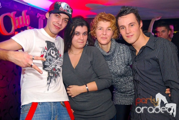 Massive House Attack în Club Atti's,