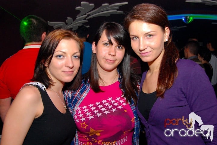 Massive House Attack în Club Atti's,