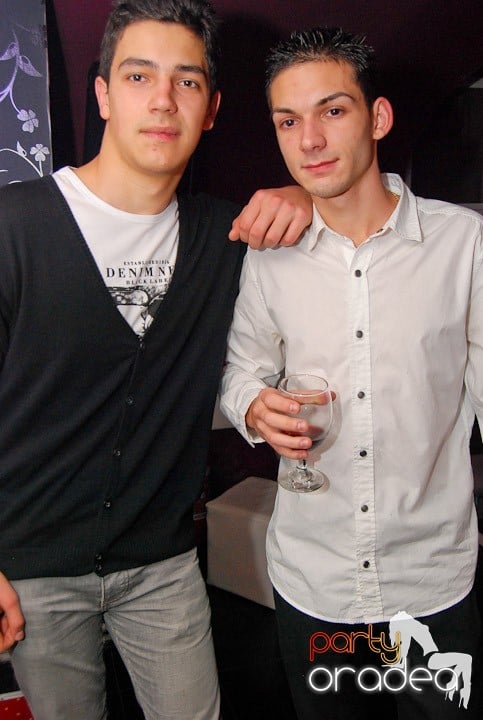 Massive House Attack în Club Atti's,