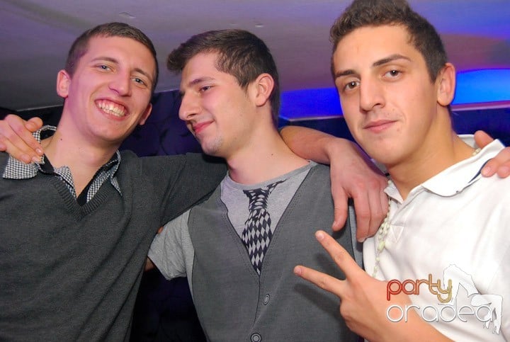 Massive House Attack în Club Atti's,
