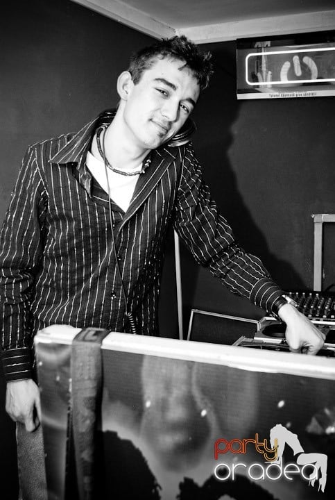 Massive House Attack în Club Atti's,