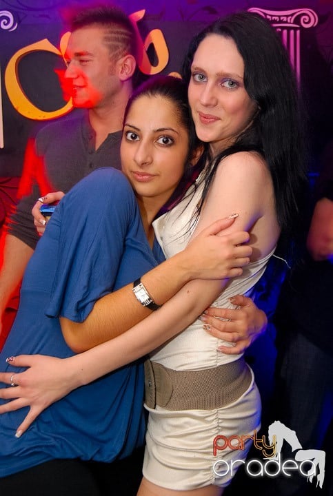 Massive House Attack în Club Atti's,