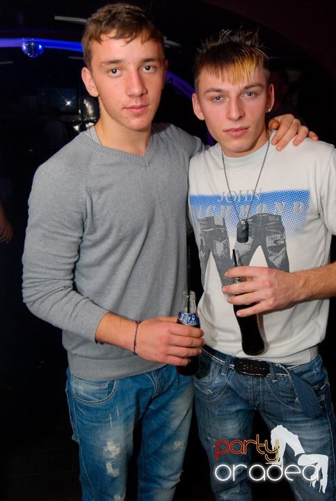Massive House Attack în Club Atti's,