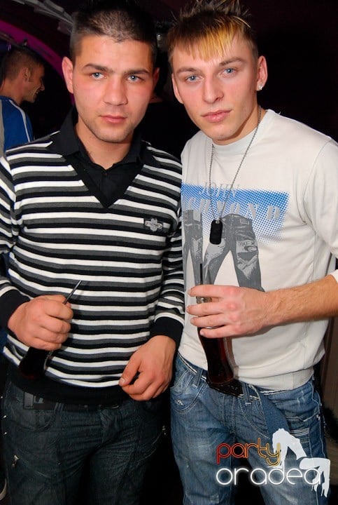 Massive House Attack în Club Atti's,