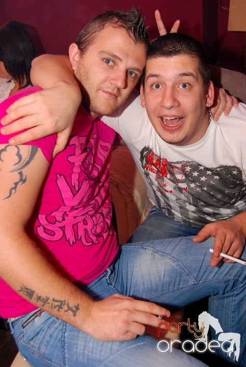 Massive House Attack în Club Atti's,