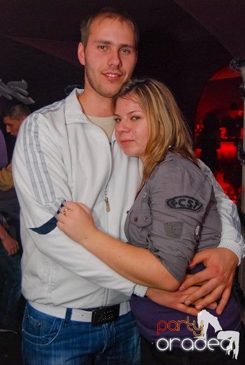 Massive House Attack în Club Atti's,