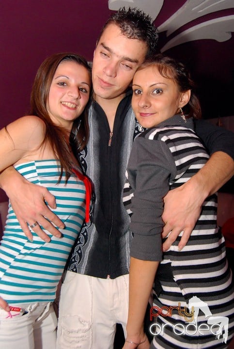 Massive House Attack în Club Atti's,