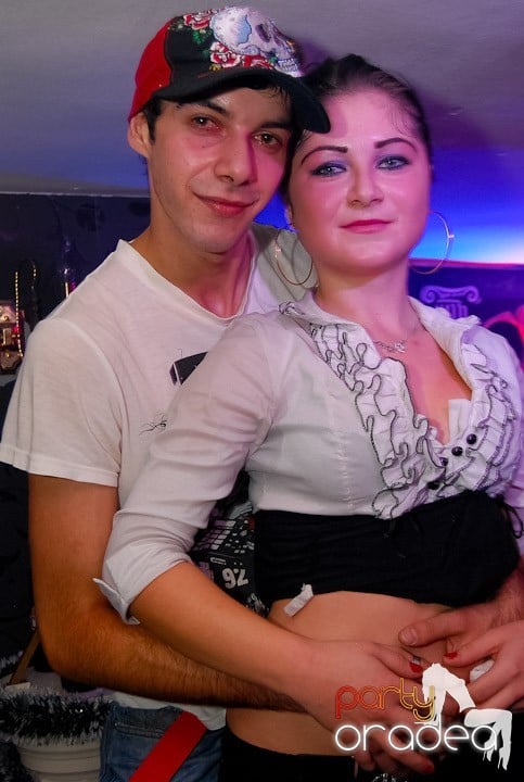 Massive House Attack în Club Atti's,