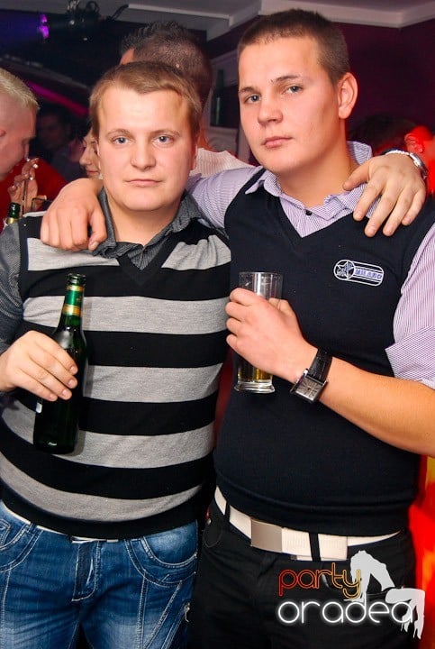 Massive House Attack în Club Atti's,