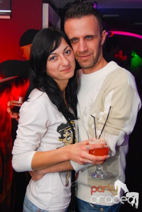Massive House Attack în Club Atti's,