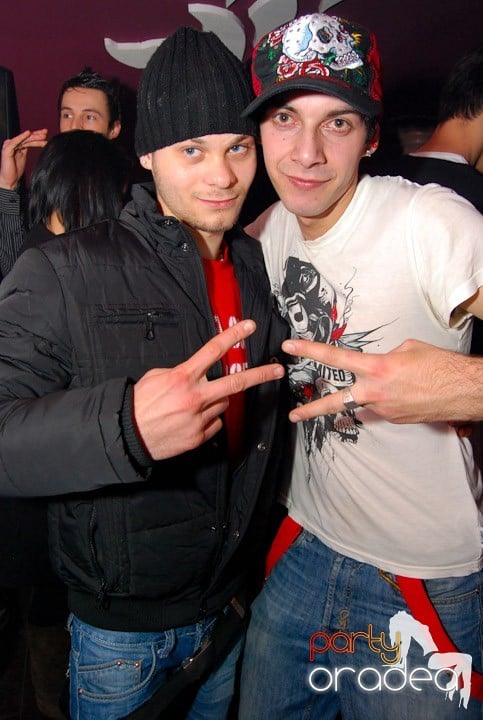 Massive House Attack în Club Atti's,