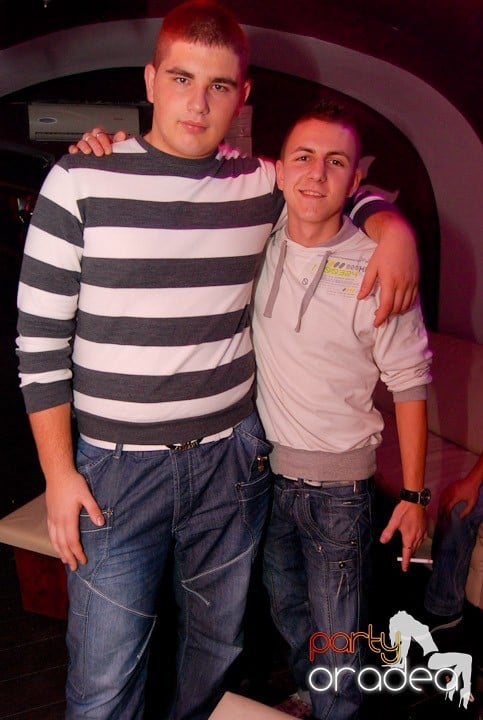 Massive House Attack în Club Atti's,