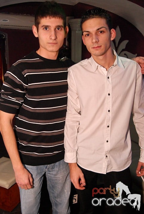 Massive House Attack în Club Atti's,