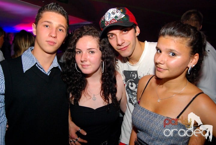 Massive House Attack în Club Atti's,