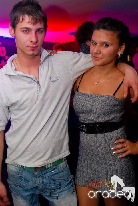 Massive House Attack în Club Atti's,