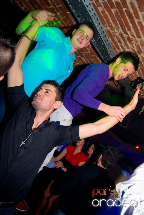 Miercuri noaptea e party în Escape!,