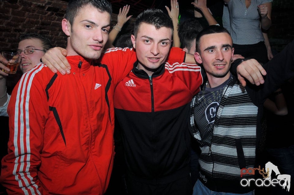 Muzică bună şi distracţie maximă în Escape,