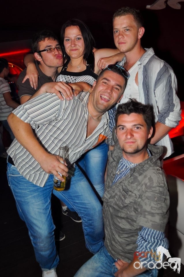 New Face Party în Club Atti's,