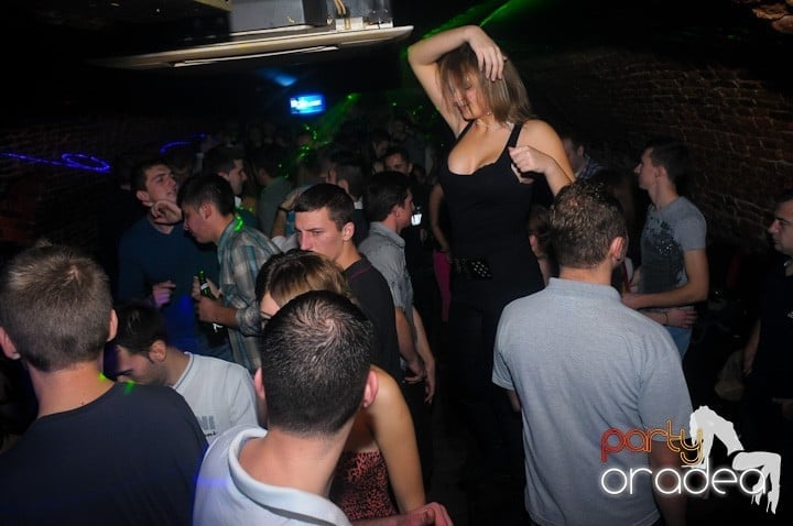 NMD Party în Escape,